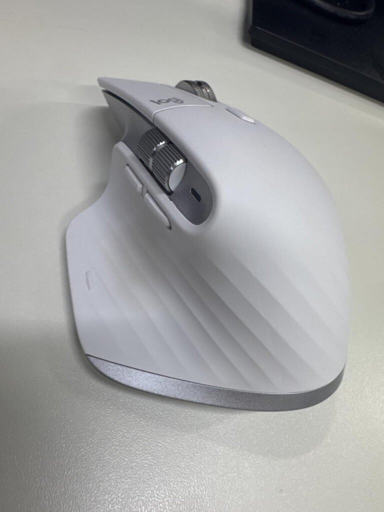Mouse sem fio Logitech MX Master 3S, modelo moderno e ergonômico