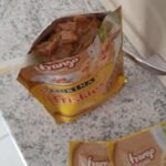 Pack Nestlé Purina Friskies — Ração Úmida Gatos Adultos Frango ao Molho, 15 sachês de 85g