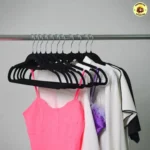 Vittak Kit 50 Cabides Veludo Preto